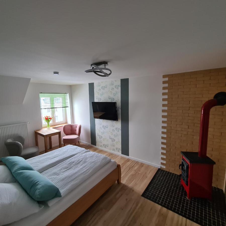 Gaestezimmer Treuen - Bed & Breakfast Buitenkant foto