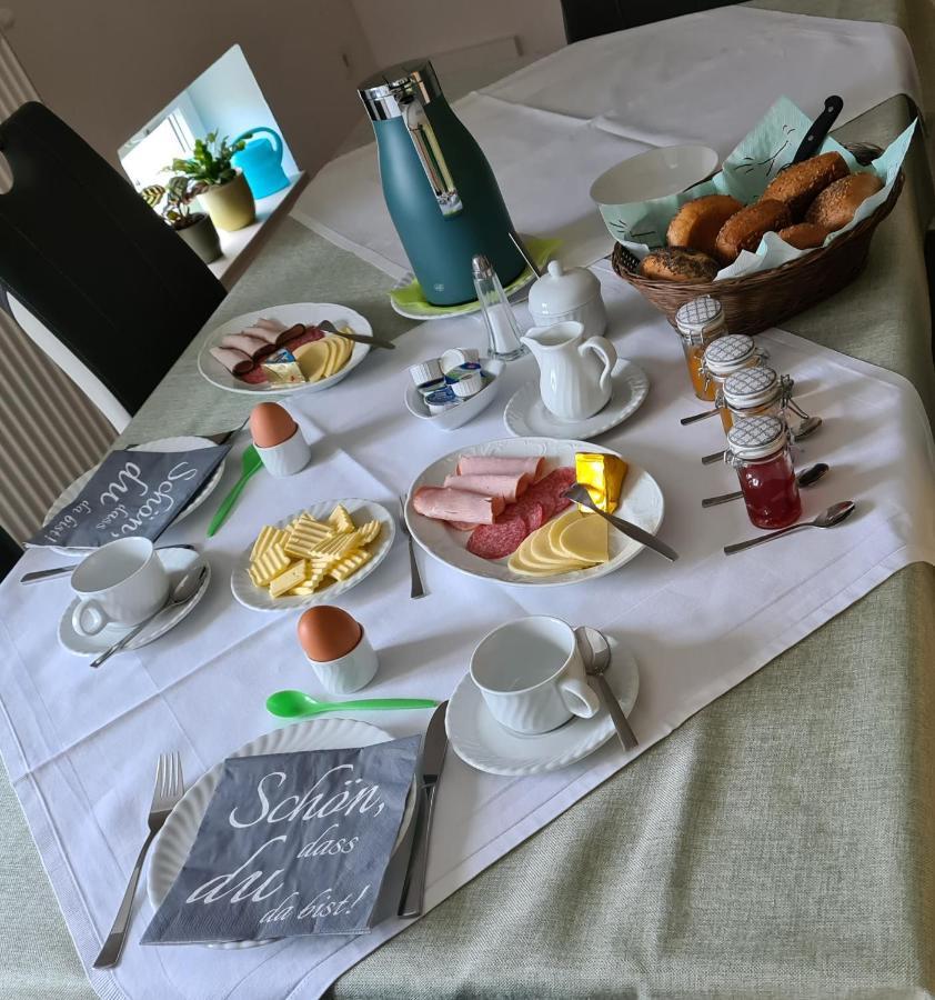 Gaestezimmer Treuen - Bed & Breakfast Buitenkant foto